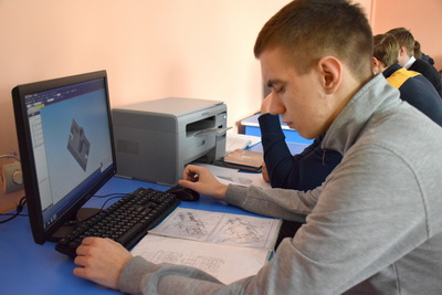 Рязанская НПК помогла колледжу электроники закупить технику для занятий